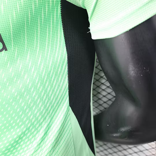2025/2026 Player Version Liverpool Goalkeeper Green Football Shirt – 1:1 Thai Quality
