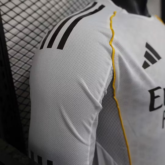 2025/2026 Player Version Long Sleeve Real Madrid Home Football Shirt – 1:1 Thai Quality