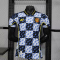 2025/2026 Player Version Manchester United Special Edition Blue & White Checkered Football Shirt – 1:1 Thai Quality