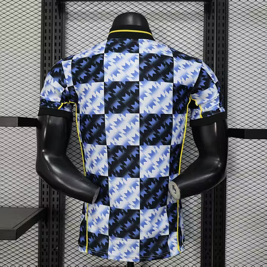 2025/2026 Player Version Manchester United Special Edition Blue & White Checkered Football Shirt – 1:1 Thai Quality