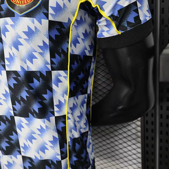 2025/2026 Player Version Manchester United Special Edition Blue & White Checkered Football Shirt – 1:1 Thai Quality
