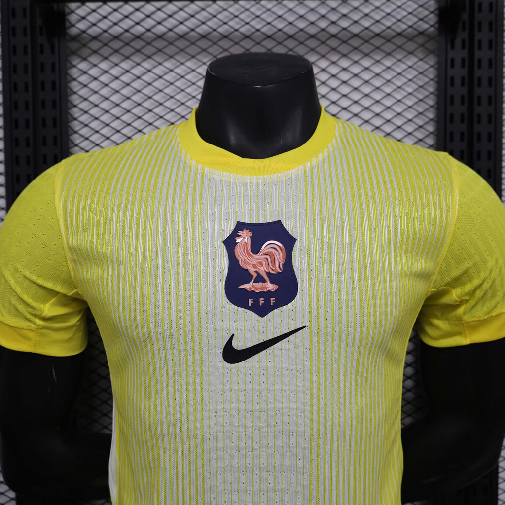 2025 Player Version France Goalkeeper Football Shirt – 1:1 Thai Quality